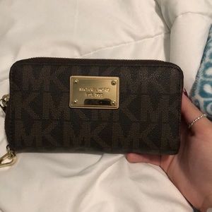 Michael Kor’s wallet